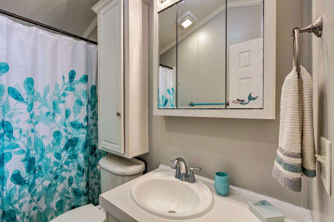 Walk To Beach Miramar Tropical Cabana With Deck! Destin Bagian luar foto